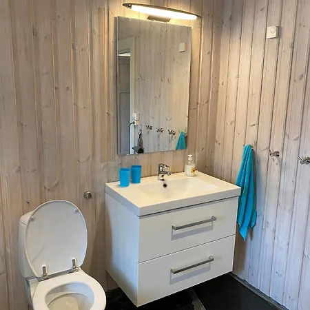 Hébergement de vacances Stort Hus Med Tommervegger Og Fjordutsikt *