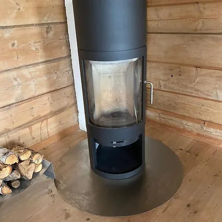 Hébergement de vacances Stort Hus Med Tommervegger Og Fjordutsikt