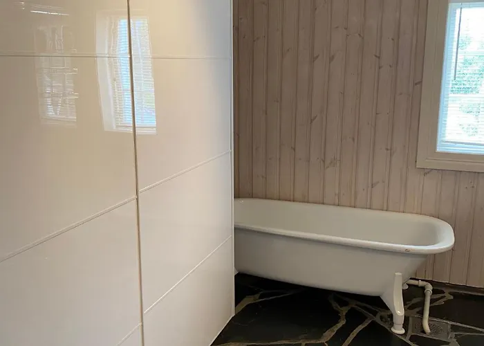 Hébergement de vacances Stort Hus Med Tommervegger Og Fjordutsikt Stranda (More og Romsdal)