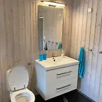 Feriehus Stort Hus Med Tømmervegger Og Fjordutsikt *