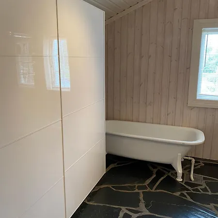 بيت للعطل Stort Hus Med Tommervegger Og Fjordutsikt ستراندا